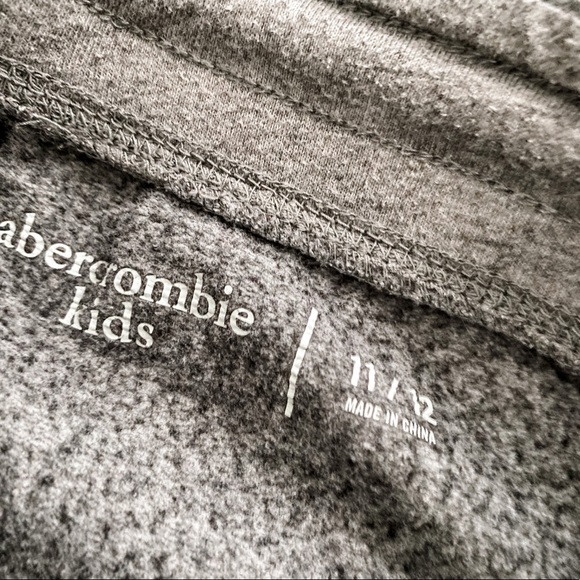 Abercrombie kids - Youth Big Boys Grey Fleece Shorts - Picture 3 of 3